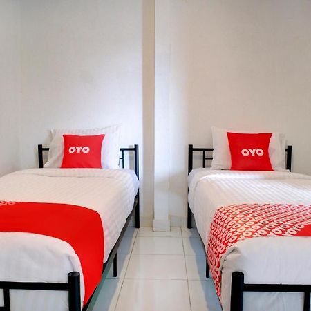Oyo 3690 Wisma Yani Syariah Padang  Exteriör bild