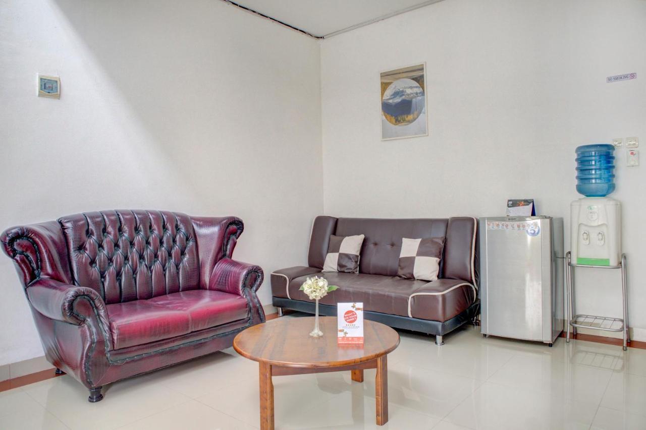 Oyo 3690 Wisma Yani Syariah Padang  Exteriör bild